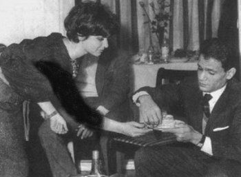 شاهد .. صورة نادرة تفضح غيرة عبد الحليم حافظ على سعاد حسني.. شاهدوا