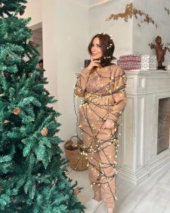 ببجامة النوم .. اتفرج نسرين طافش تقوم بفعل لا يخطر على البال في غرفتها