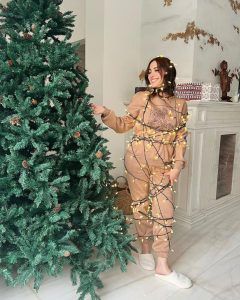 ببجامة النوم .. اتفرج نسرين طافش تقوم بفعل لا يخطر على البال في غرفتها