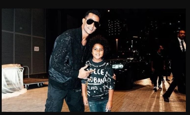 تعالي شاهد العمدة وإبنه في أحدث ظهور