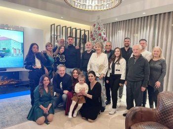 شاهد .. مروان خوري برفقة زوجته ندى رمال والعائلة خلال الاحتفال بعيد الميلاد-بالصور