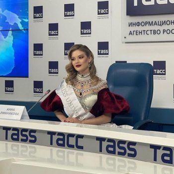 شاهد .. ملكة جمال روسيا تمثل بلادها في مسابقة "ملكة جمال الكون".. وجمالها يخطف الأنظار