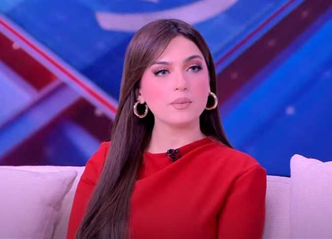 نصيحة ياسمين عز للمتزوجات: خافي على جوزك من صاحبتك اللي ملهاش كبير