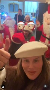 ماما نويل .. اتفرج بطلة فيلم التجربة الدنماركية تشعل الكريسماس بهذا الظهور