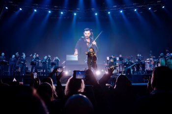 شاهد .. هاوزر يبدع عزفاً في حفلين بين براغ وبودابست-بالصور