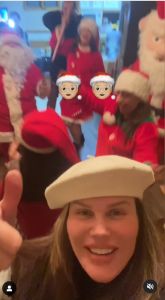 ماما نويل .. اتفرج بطلة فيلم التجربة الدنماركية تشعل الكريسماس بهذا الظهور