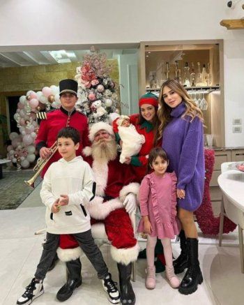 شاهد .. داليدا عياش تحتفل بعيد ميلادها وعيد الميلاد في أول ظهور بعد ولادتها-بالصور والفيديو