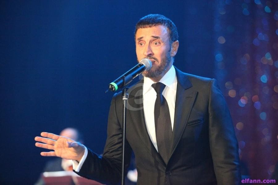 شاهد .. بالفيديو - ردة فعل غير متوقعة لـ كاظم الساهر بسبب إحدى المعجبات وعلامات إستيائه واضحة