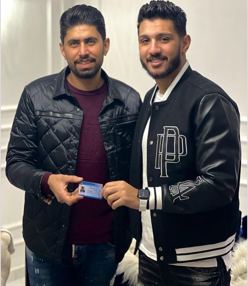 المطرب النقاش يحصل على كارنيه نقابة الموسيقيين