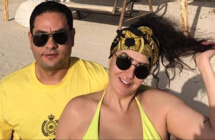 بالاحضان والبوس : غادة عبدالرازق رجعت للعريس الـ 12