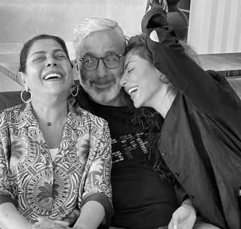 شاهد .. صباح الجزائري تحتفل بعيد زواجها الـ 39.. وتعليقات من النجوم