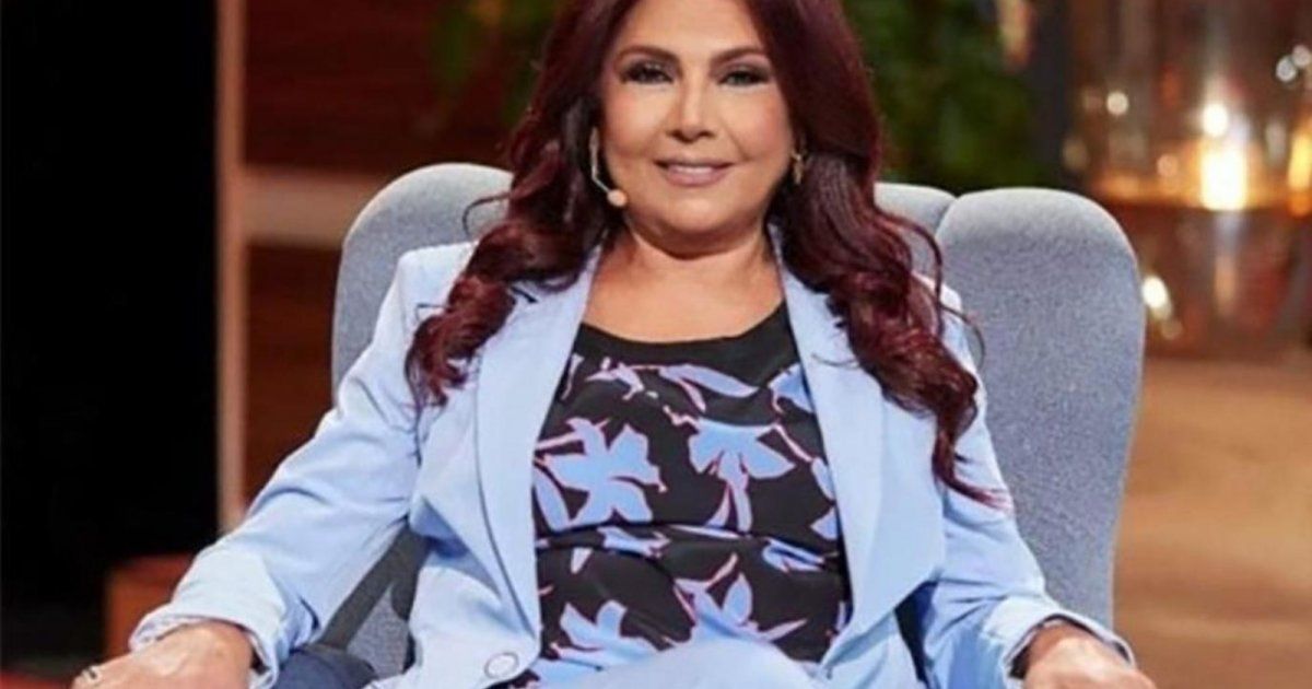 شاهد .. صباح الجزائري تحتفل بعيد زواجها الـ 39.. وتعليقات من النجوم