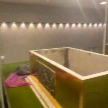 شاهد .. بالصور - بيليه يودع عائلته...وناديه يبدأ بتجهيزات الوداع