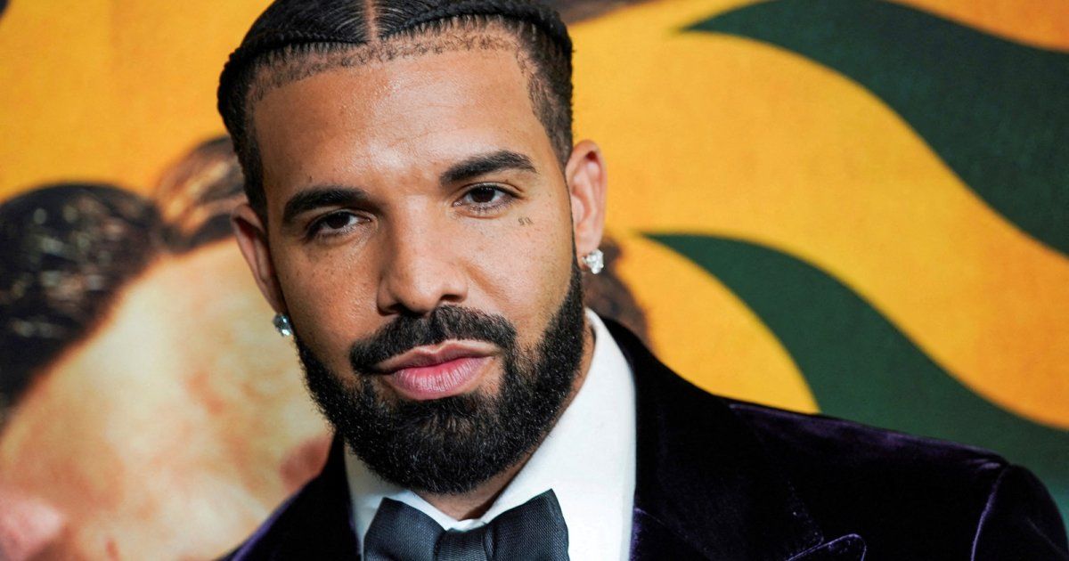 شاهد .. بالصورة - العثور على كلمات أغاني دراك في القمامة لبيعها في المزاد العلني... إليكم سعرها