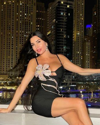 شاهد .. لاميتا فرنجية تواصل إحتفالاتها.. وتختار هذه المرة هذا الفستان