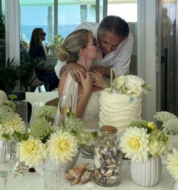 شاهد .. كيتي سبنسر إبنة شقيق الأميرة ديانا الأكبر تحتفل بعيد ميلادها الـ32-بالصور