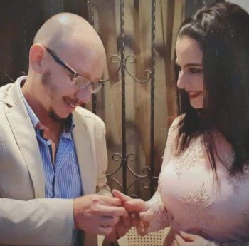 شاهد .. خطوبة نجم باب الحارة "الأعمى سطيف" على ملكة جمال لبنانية تحدث بلبلة.. وهذه صورة من المناسبة!