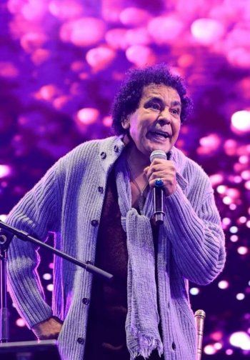 شاهد .. بالصور- حفل عالمي يتألق من خلاله محمد منير