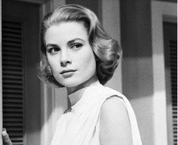 شاهد .. صورة لحفيدة الأميرة غريس كيلي ودرجة الشبه بينهما ستفاجئكم