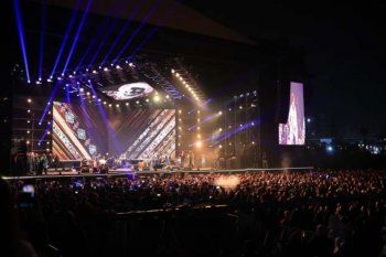 شاهد .. بالصور- حفل عالمي يتألق من خلاله محمد منير