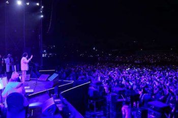 شاهد .. بالصور- حفل عالمي يتألق من خلاله محمد منير