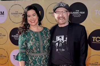 شاهد .. طليقة ممثل عالمي مشهور تطرد إبنته من المنزل وتطلب مساعدة المحكمة