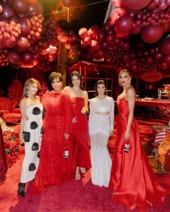 شاهد .. بالصور - كيم كارداشيان تضع حد للإنتقادات حول صورتها المفبركة