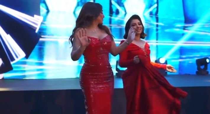 وصلة رقص بين إليسا وأصالة بالاحمر – شاهد
