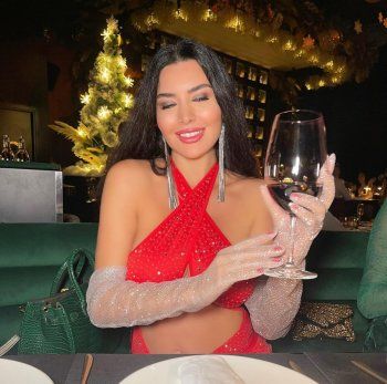 شاهد .. لاميتا فرنجية تفاجئ الجمهور بارتدائها أجرأ فستان على الإطلاق في سهرة رأس السنة -بالصور