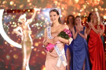 شاهد .. تعرفوا إلى ملكة جمال كرواتيا الحالية.. تتفوق على إيفانا نول بجاذبيتها وسحرها!