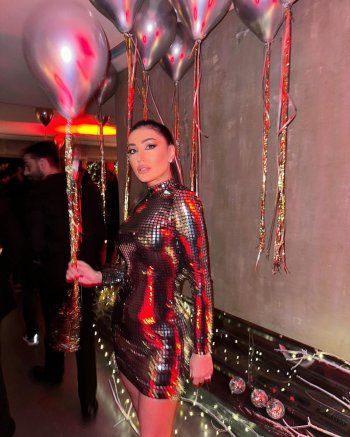 شاهد .. هبة نور متفائلة بالعام الجديد واحتفلت برأس السنة بفستان أبرز جمال قوامها-بالصور