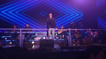 شاهد .. خاص الفن - حسن شاكوش يشعل ليل بيروت