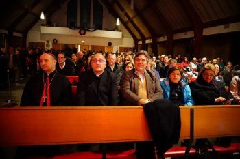 شاهد .. كريستا ماريا أبو عقل وهادي حاتم ينثران فرح الميلاد في رسيتال في لافال - كندا