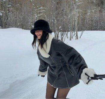 شاهد .. كايلي جينر تستمتع بالثلج رغم قساوة العاصفة القطبية التي ضربت أميركا -بالصورة