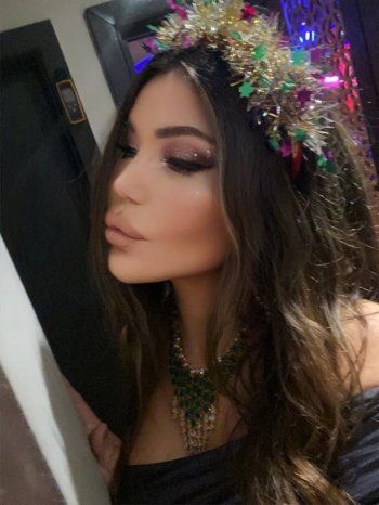 شاهد .. بالصور - مي حريري تودع عام 2022 بحفل كبير في لندن