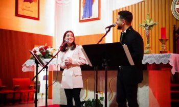 شاهد .. كريستا ماريا أبو عقل وهادي حاتم ينثران فرح الميلاد في رسيتال في لافال - كندا