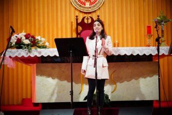 شاهد .. كريستا ماريا أبو عقل وهادي حاتم ينثران فرح الميلاد في رسيتال في لافال - كندا