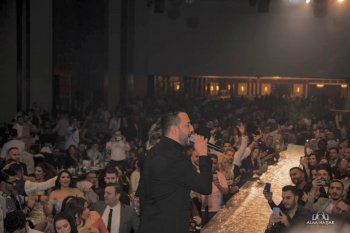 شاهد .. بالصور - حسين الديك يشعل ليل الامارات بأجواء خيالية