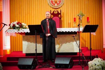 شاهد .. كريستا ماريا أبو عقل وهادي حاتم ينثران فرح الميلاد في رسيتال في لافال - كندا