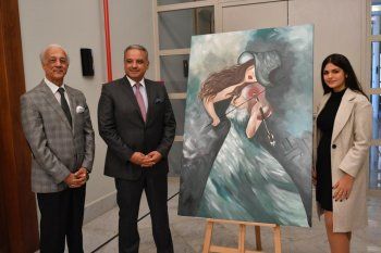 شاهد .. معرض للوحات سارة بيضون في المكتبة الوطنية في الصنائع والمرتضى يشيد بها