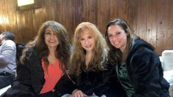 شاهد .. بالصور-نيللي تظهر بعد غياب في احتفالها بعيد ميلادها مع صديقاتها