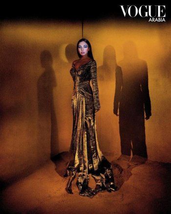 شاهد .. مجلة فوغ تختار سلمى أبو ضيف لحلسة تصوير فرعونية-بالصور