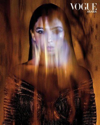 شاهد .. مجلة فوغ تختار سلمى أبو ضيف لحلسة تصوير فرعونية-بالصور