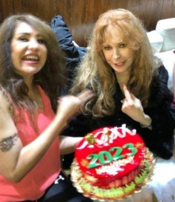 شاهد .. بالصور-نيللي تظهر بعد غياب في احتفالها بعيد ميلادها مع صديقاتها