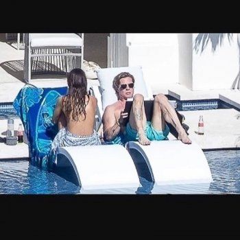 شاهد .. صور براد بيت مع حبيبته الجديدة تجتاح السوشيال ميديا