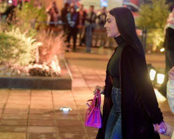 شاهد .. أول إطلالة لـ جورجينا رودريغيز في الرياض بالعباءة.. وسعرها مفاجئ