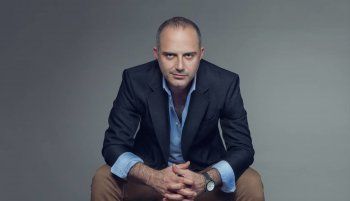 شاهد .. خاص - حازم سمير واجه هذه الصعوبة في " إيجار قديم " ويكشف سبب قلة أعماله السينمائية