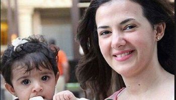 شاهد .. الظهور الأول لإبنة دنيا سمير غانم ورامي رضوان .. والصغيرة تتعرض للتنمر بسبب شكلها - بالصور