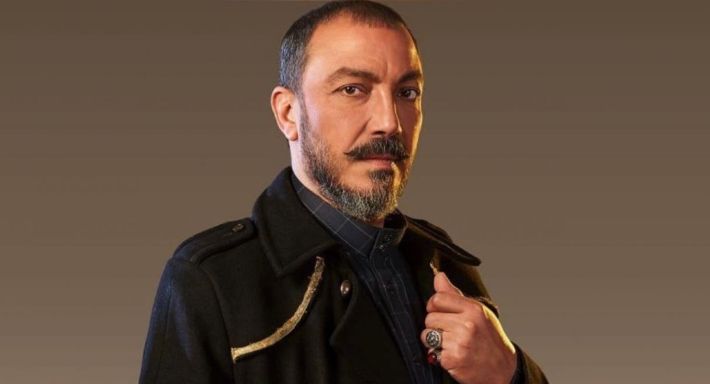 بين يد الله – وفاة والدة طارق لطفي