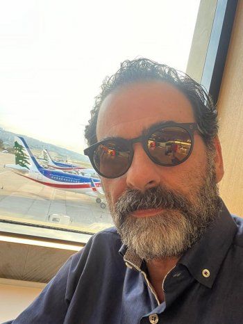 شاهد .. طلال الجردي يتحسر على مغادرة لبنان بصورة من مطار بيروت